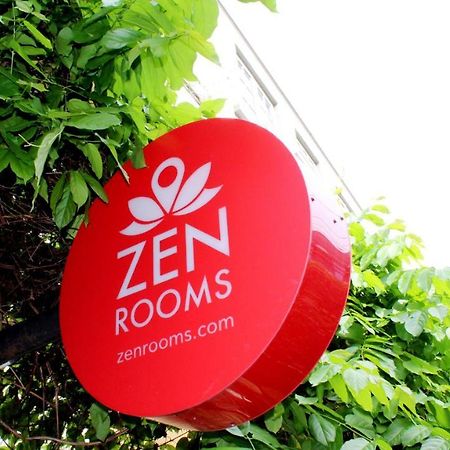 Zen Rooms Near Stasiun Kota Baru Malang Bagian luar foto